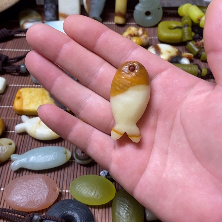 未镶嵌蛇纹石玉挂件