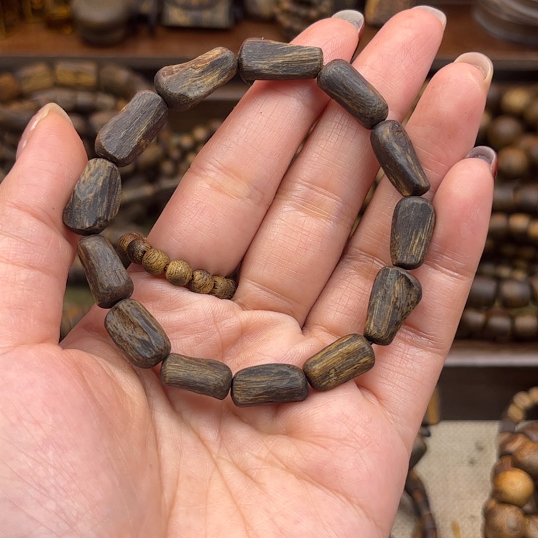 沉香?**人碎屑奇楠树心油沉水7.7克