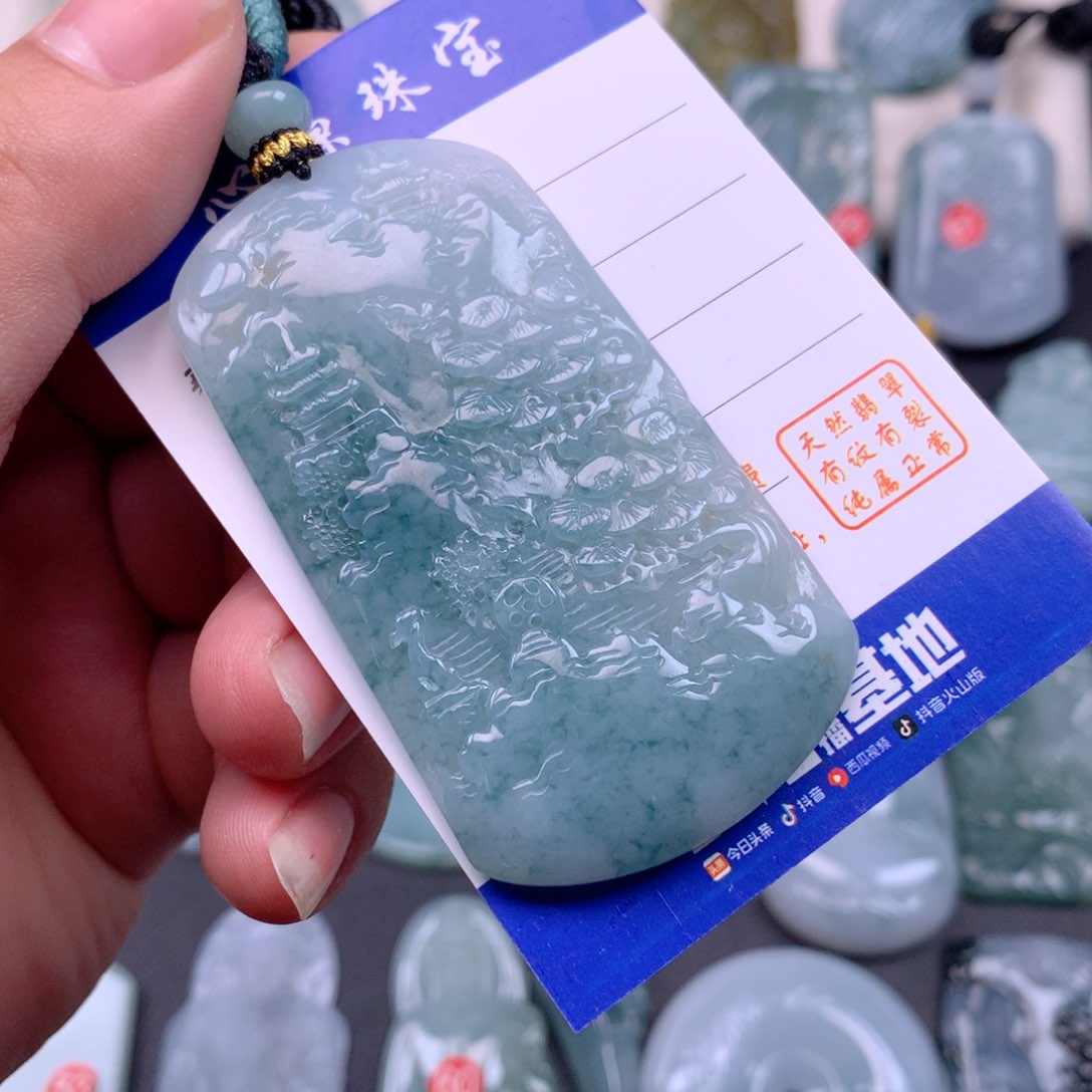 翡翠未镶嵌颈饰翡翠