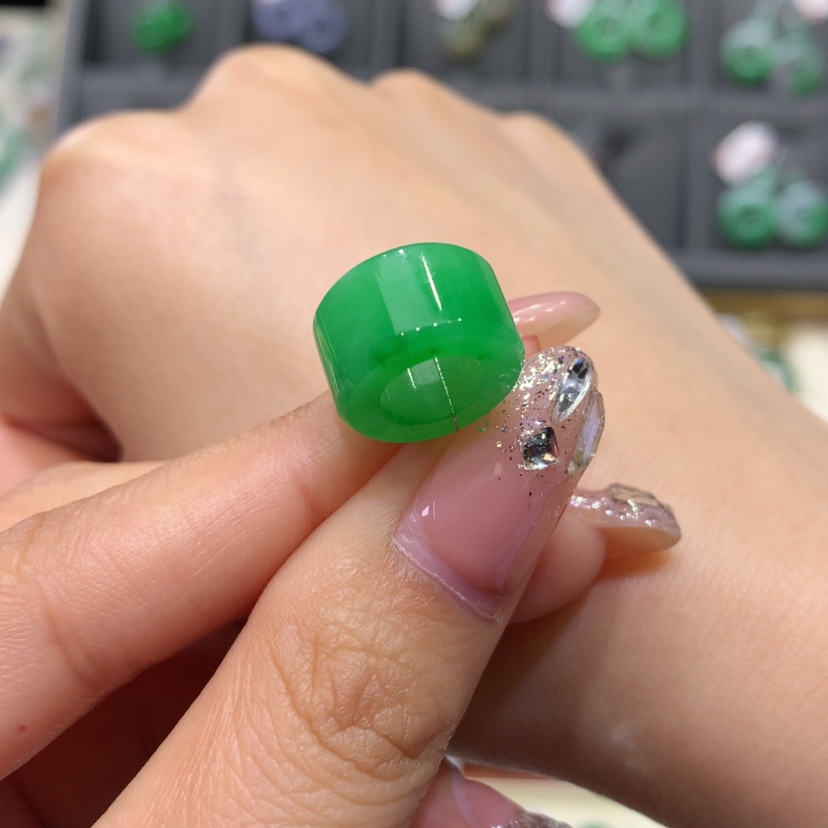 【闪购商品】翡翠戒指未镶嵌爱**地翡翠