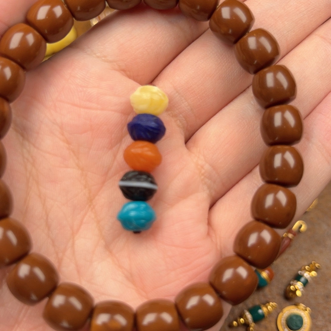 【闪购商品】南红玛瑙合金颈饰W****g