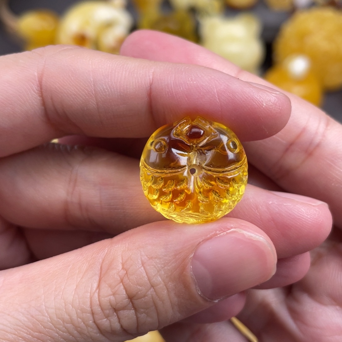 琥珀裸石未镶嵌蜜蜡