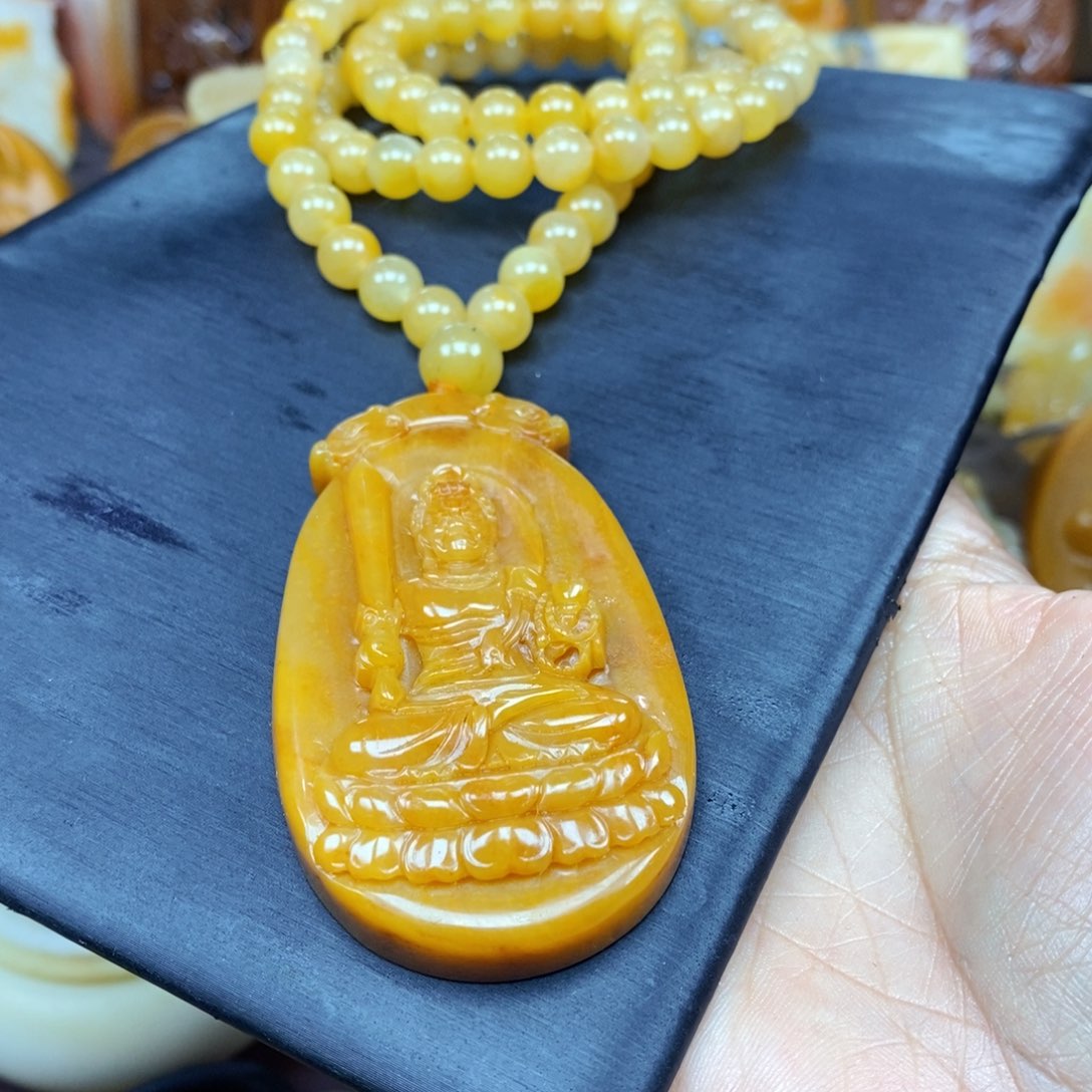 石英质玉（黄龙玉）颈饰未镶嵌