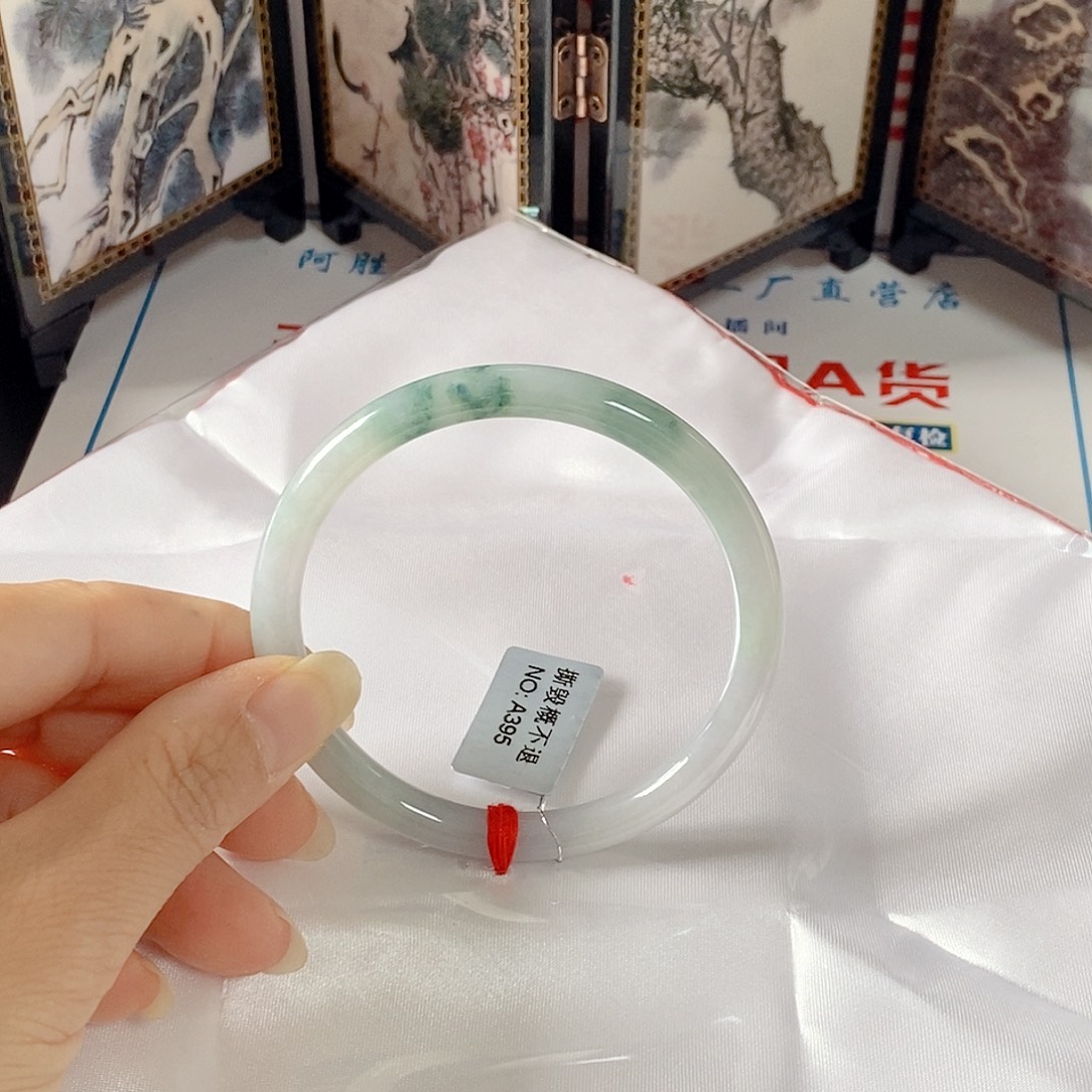 翡翠未镶嵌手镯（圆镯）手镯