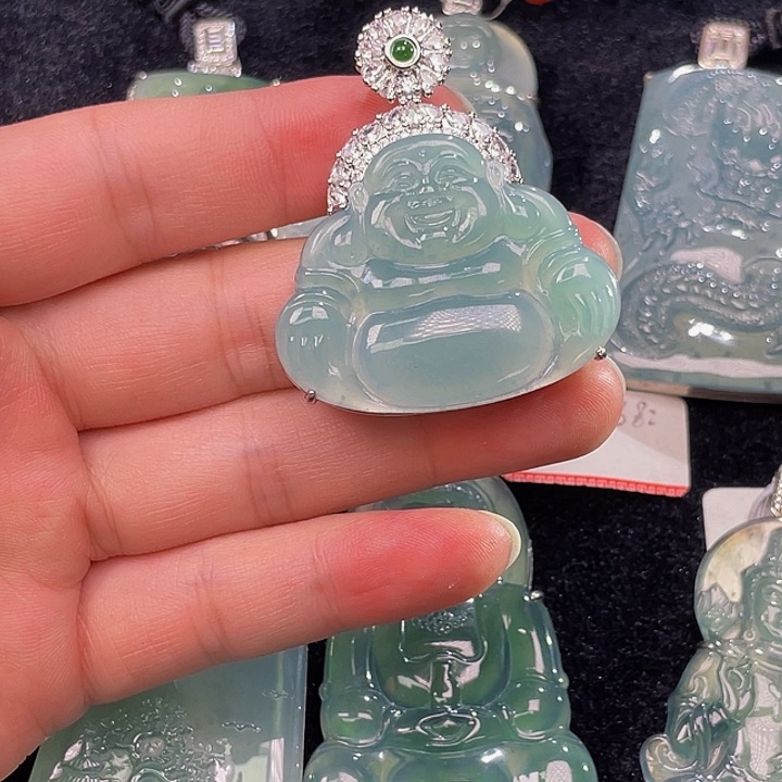 翡翠颈饰未镶嵌47，