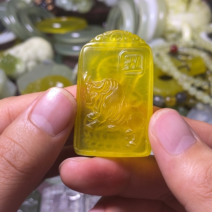 岫玉岫玉颈饰未镶嵌