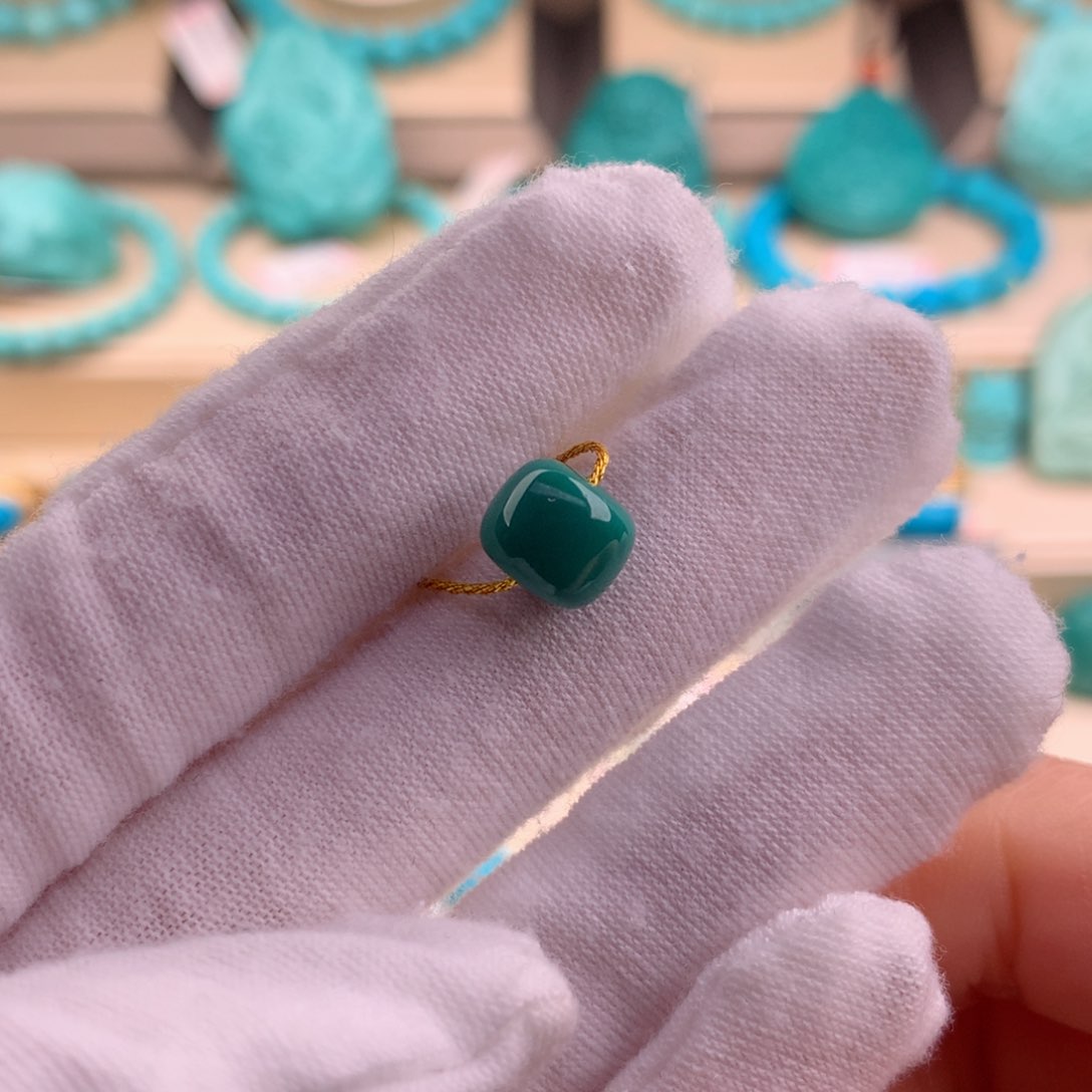 绿松石珠宝奇石未镶嵌8.6*7.3mm