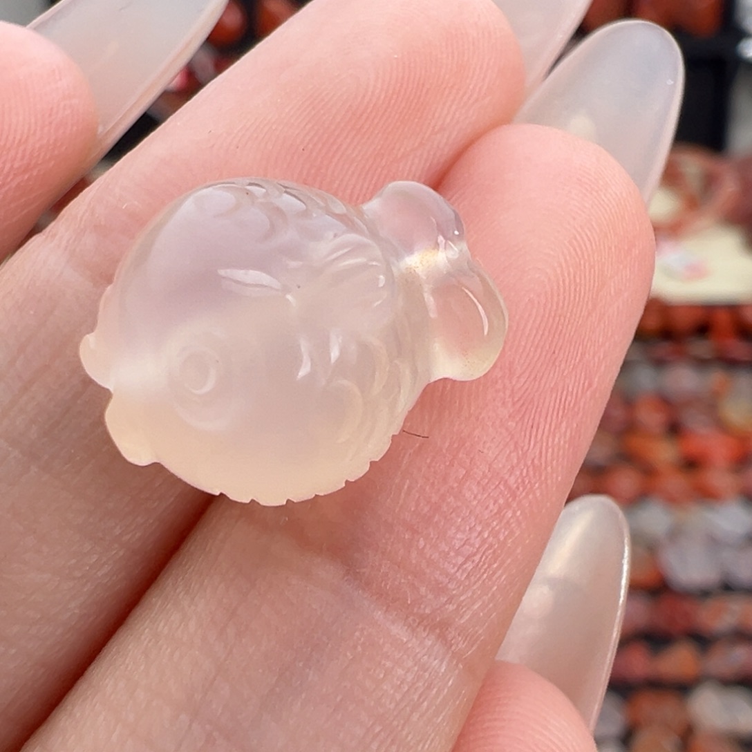 南红玛瑙未镶嵌颈饰嘟嘟鱼