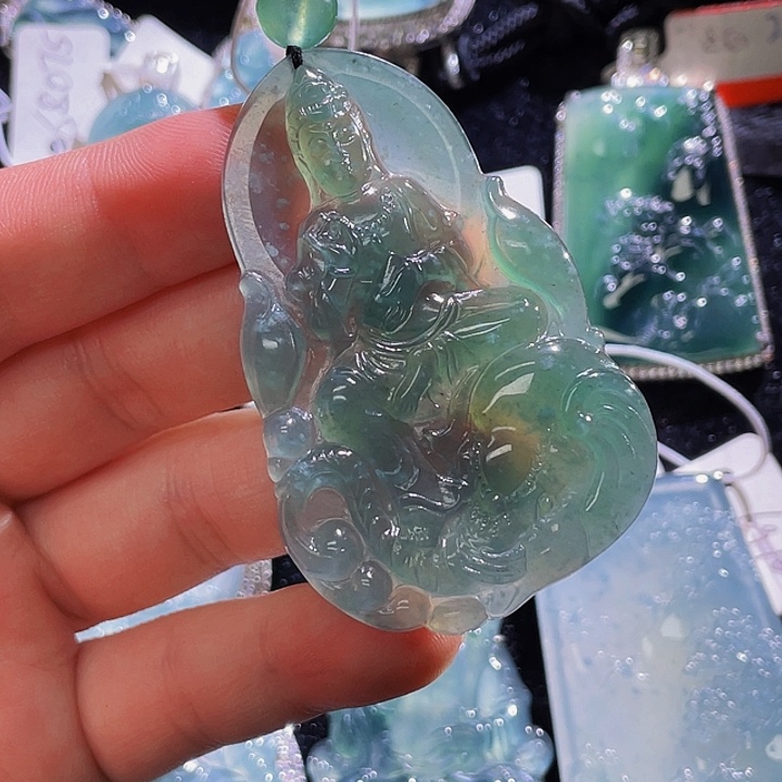 翡翠颈饰未镶嵌57，