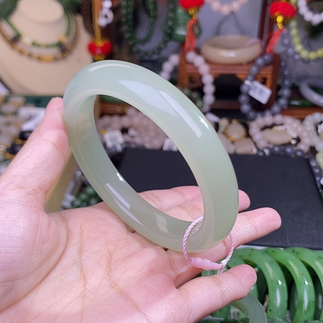 和田玉和田玉晴水手镯高冰底57未镶嵌@*月