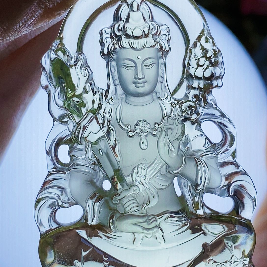 未镶嵌颈饰水晶倚*风吊坠