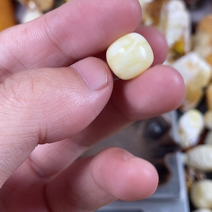 琥珀未镶嵌裸石我