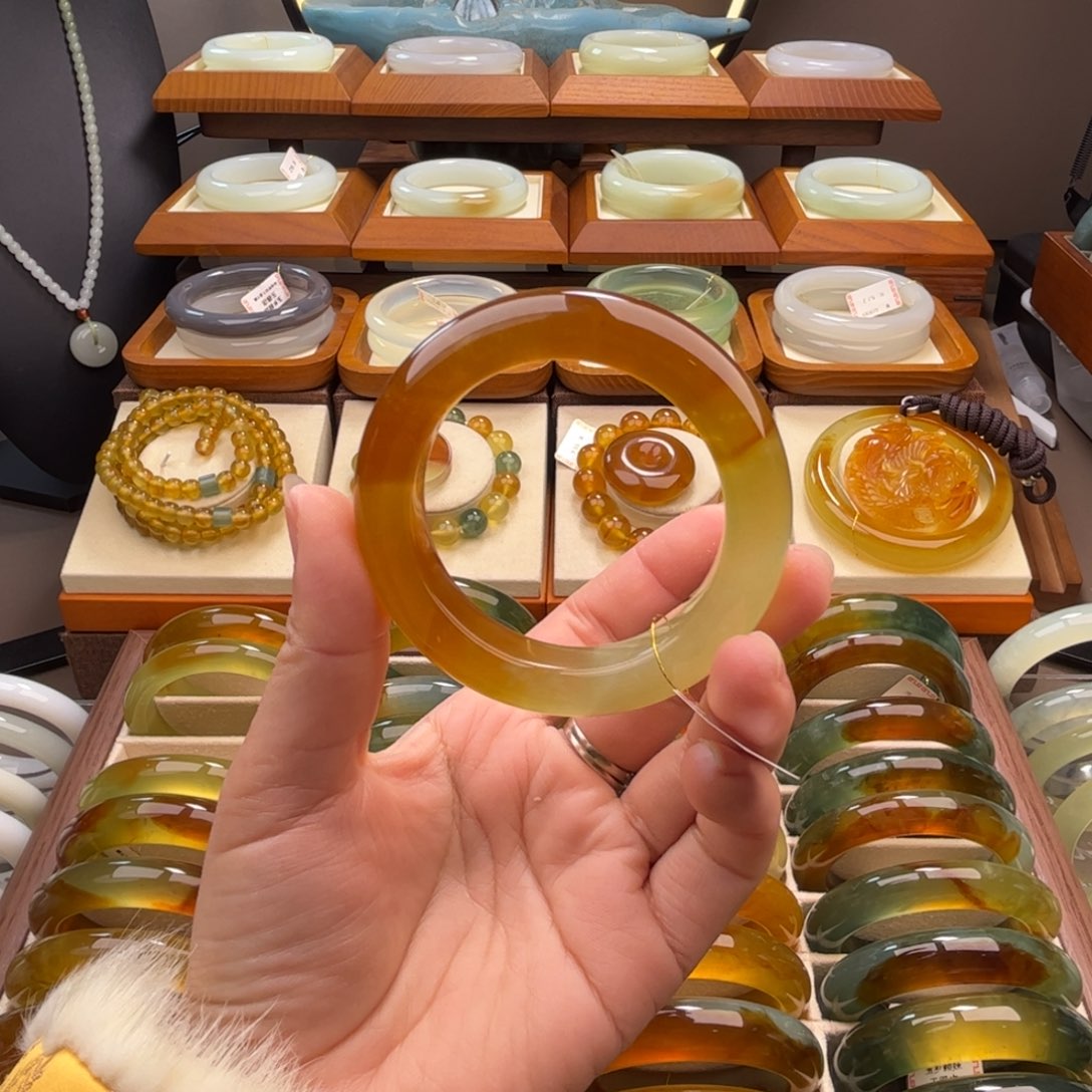 蛇纹石玉未镶嵌手镯54