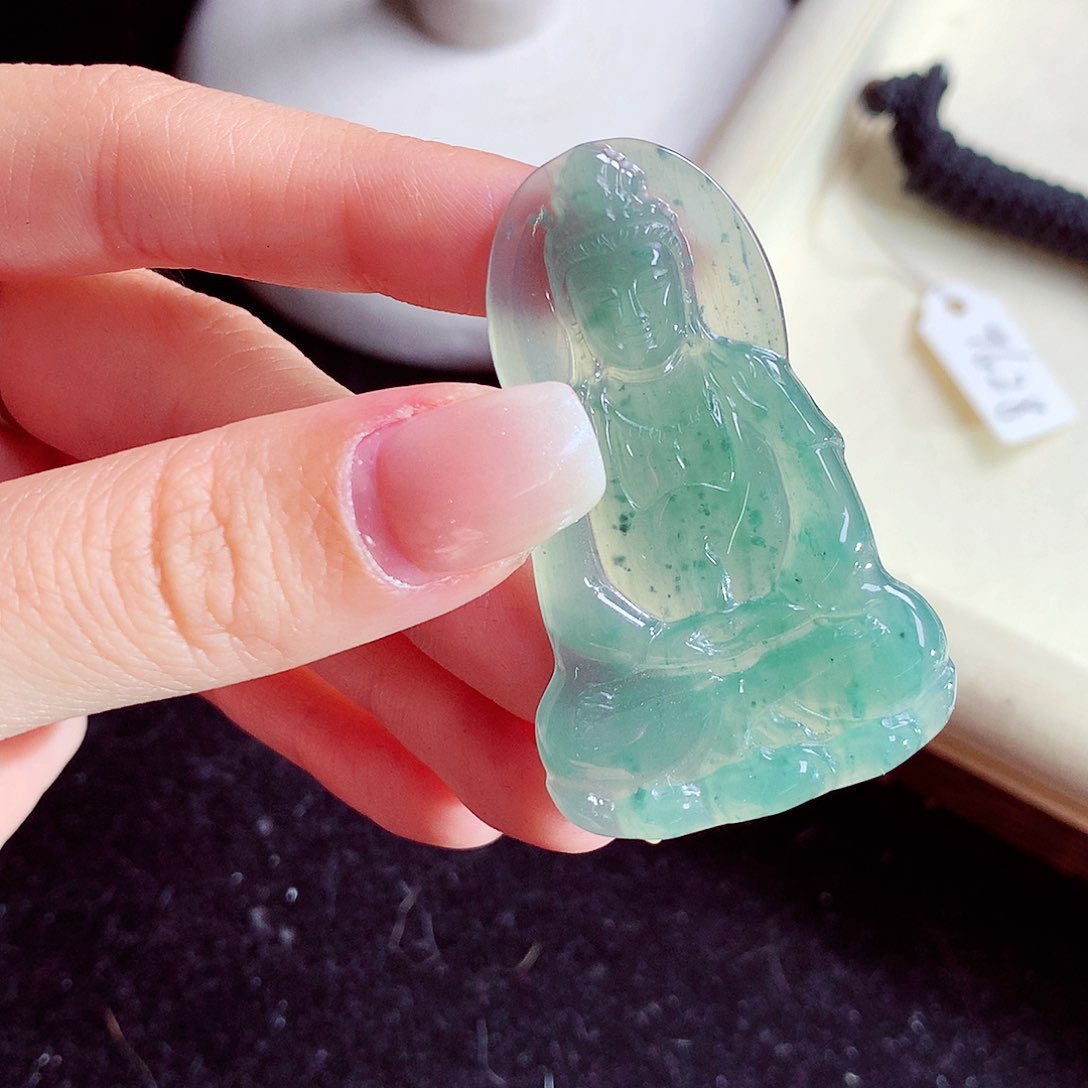 颈饰未镶嵌翡翠天然