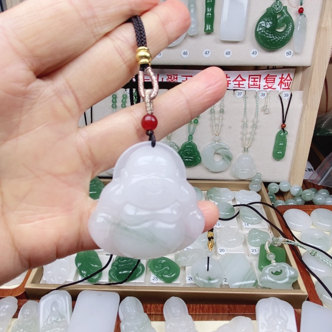 …***欢石英质玉（天山翠）合金颈饰