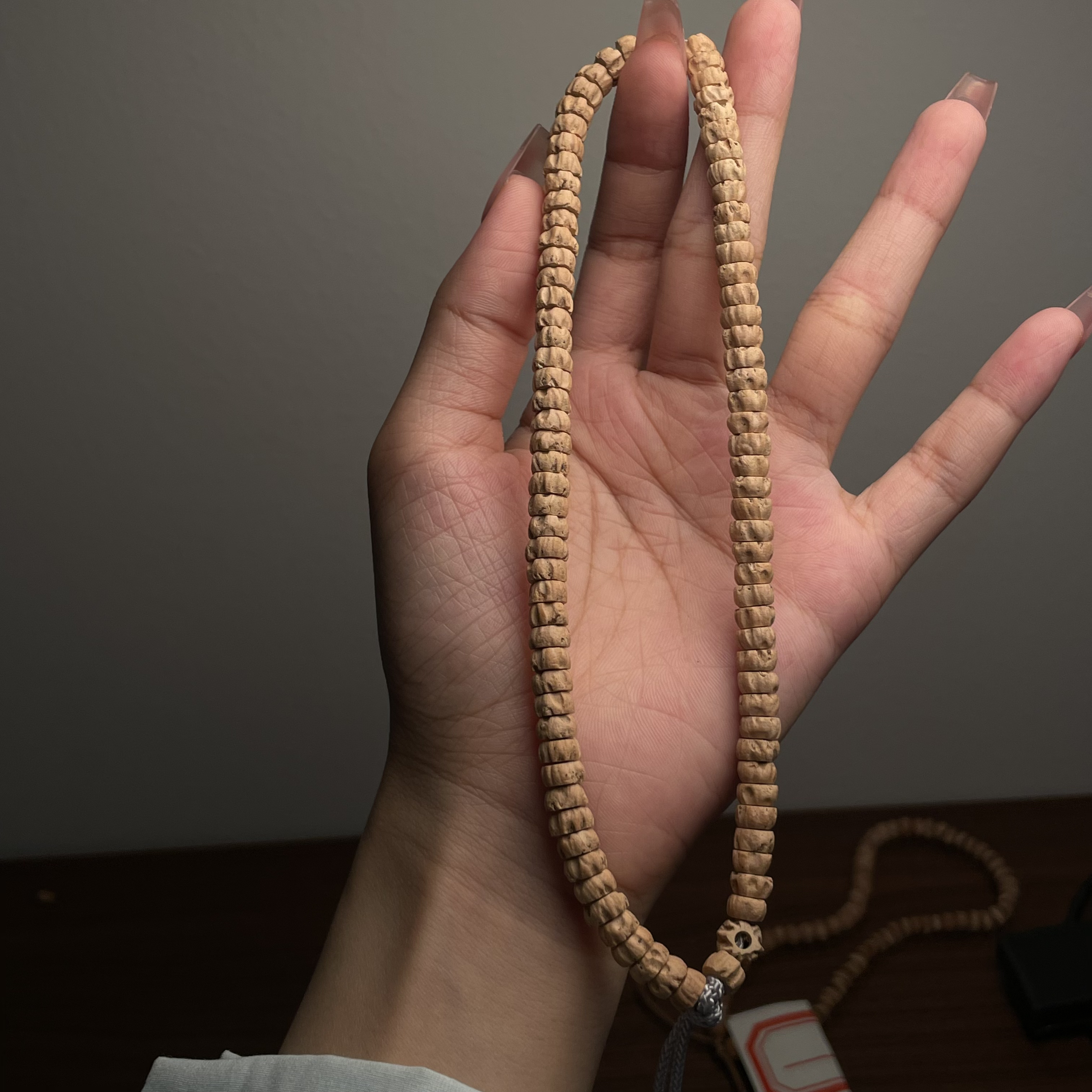 热振柏香粉皮多棱方块药片手持
