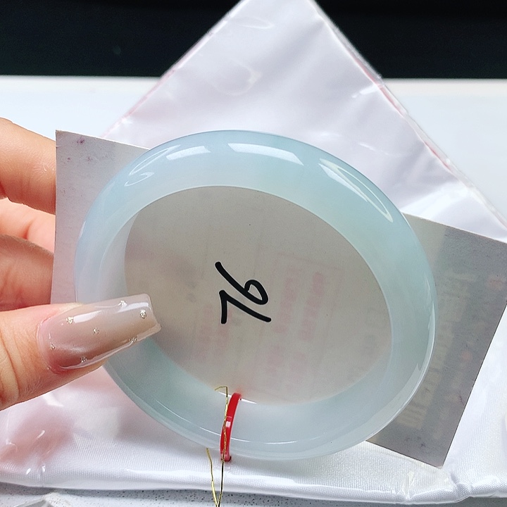 翡翠手镯未镶嵌56+正圈