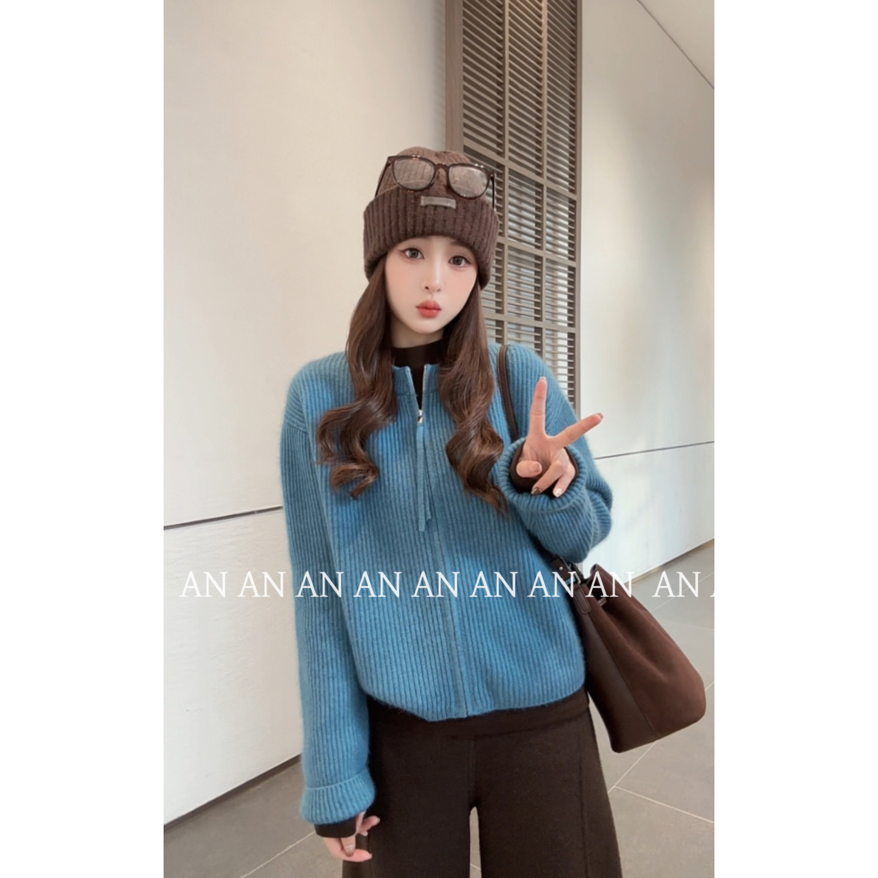 C12023时尚百搭通勤慵懒风宽松竖条拉链净版圆领毛衣外套