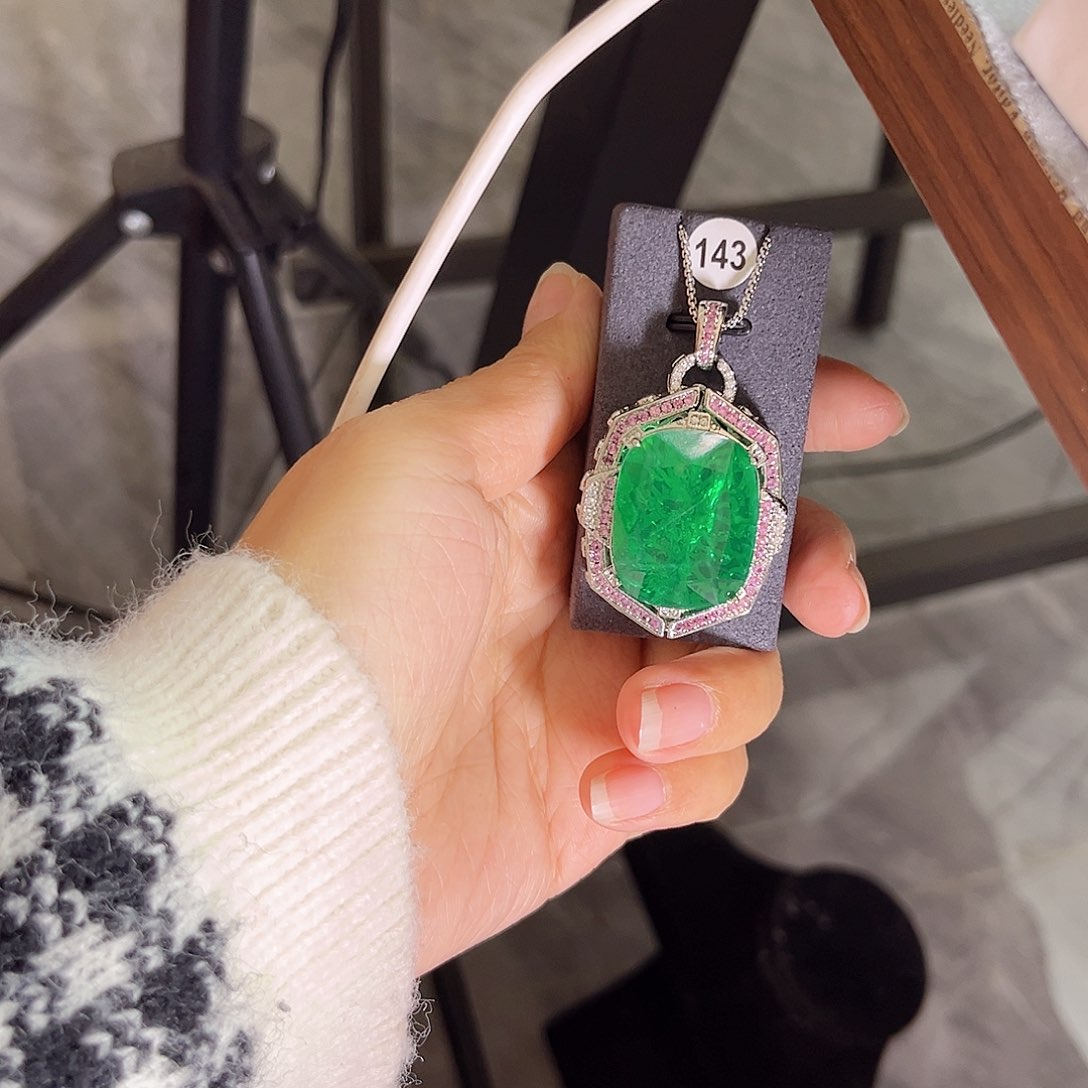 颈饰银S925镶嵌祖母绿木*李叠加2单160价格