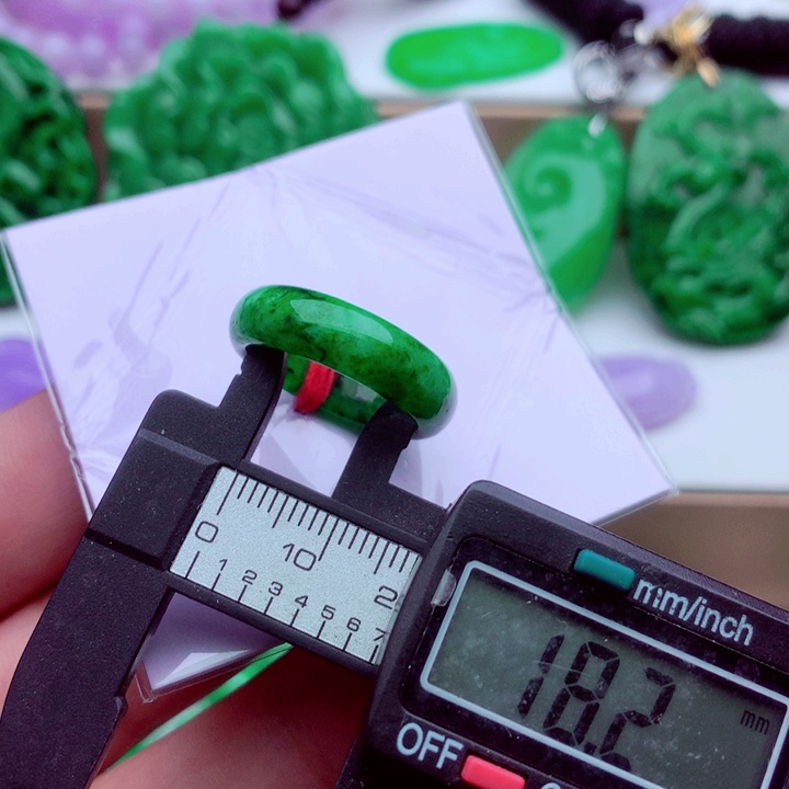 翡翠未镶嵌戒指戒指