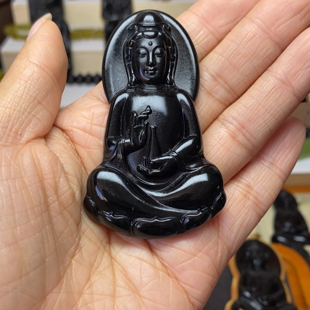 蛇纹石玉吊坠未镶嵌张*岚