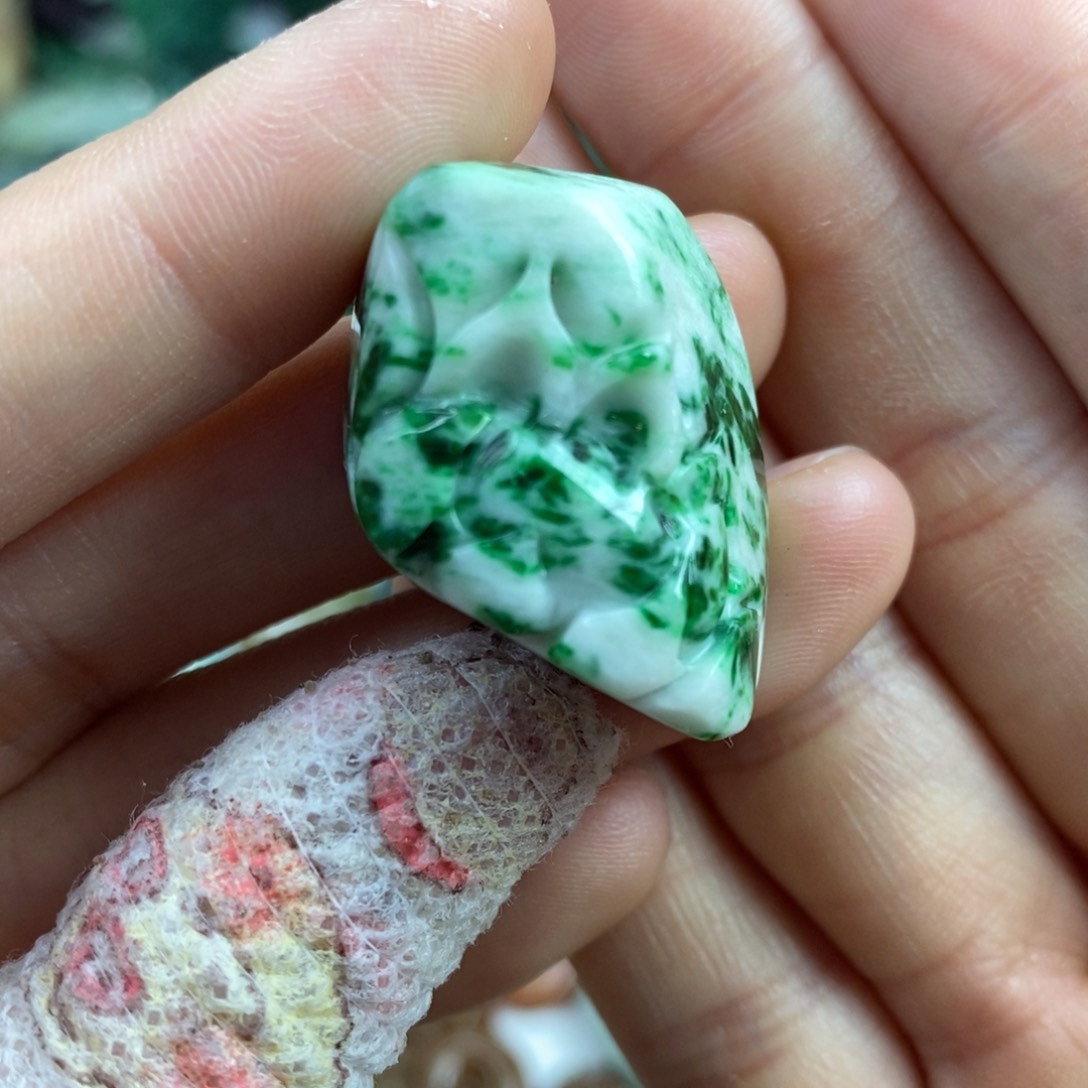 翡翠颈饰未镶嵌吊坠