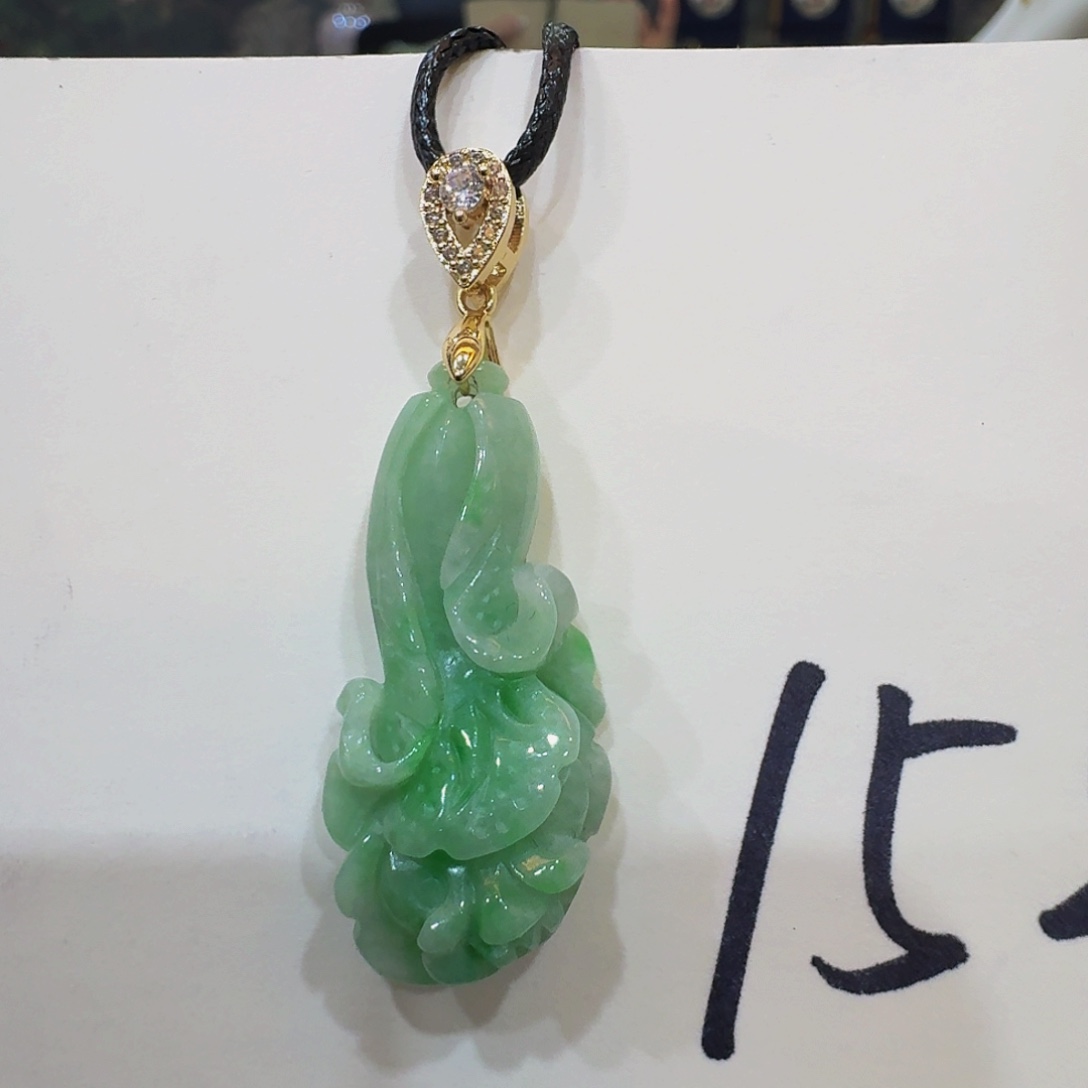 翡翠颈饰未镶嵌老坑