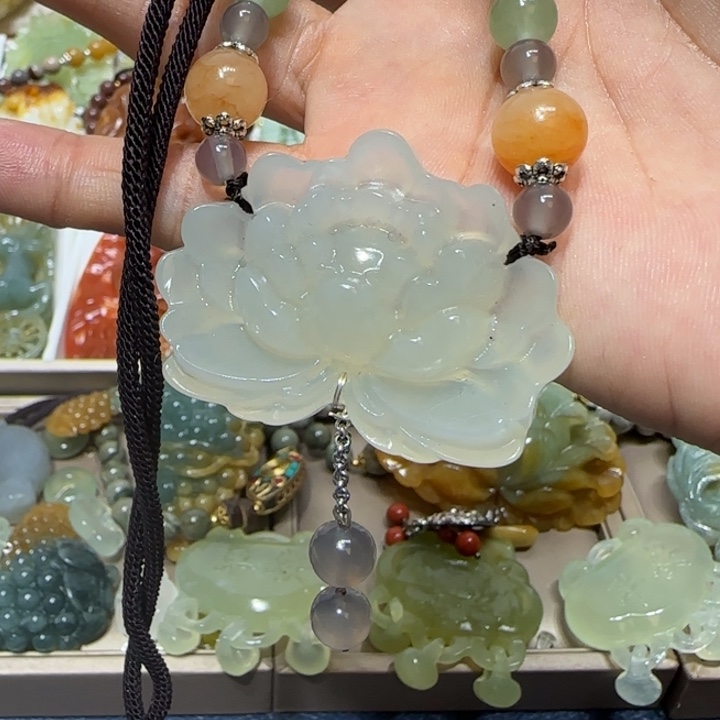 蛇纹石玉吊坠未镶嵌