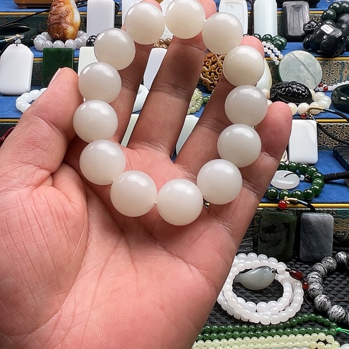 茉***一和田玉（白玉）未镶嵌颈饰