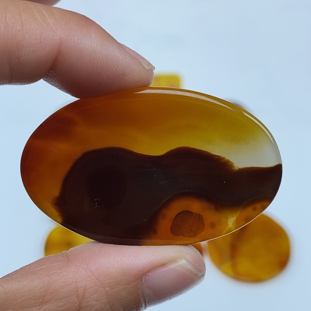 俺***下玛瑙/玉髓未镶嵌珠宝半成品