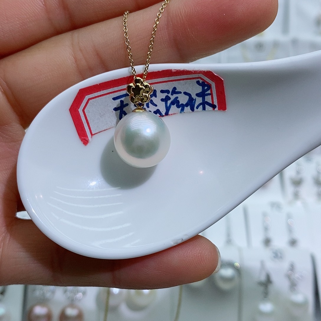 淡水珍珠18K金镶嵌吊坠(赠链)