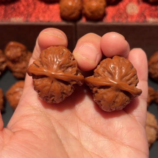 文玩核桃吊坠野狼