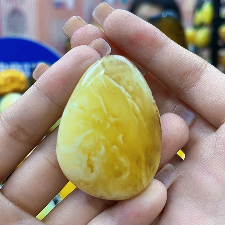 琥珀未镶嵌颈饰吊坠