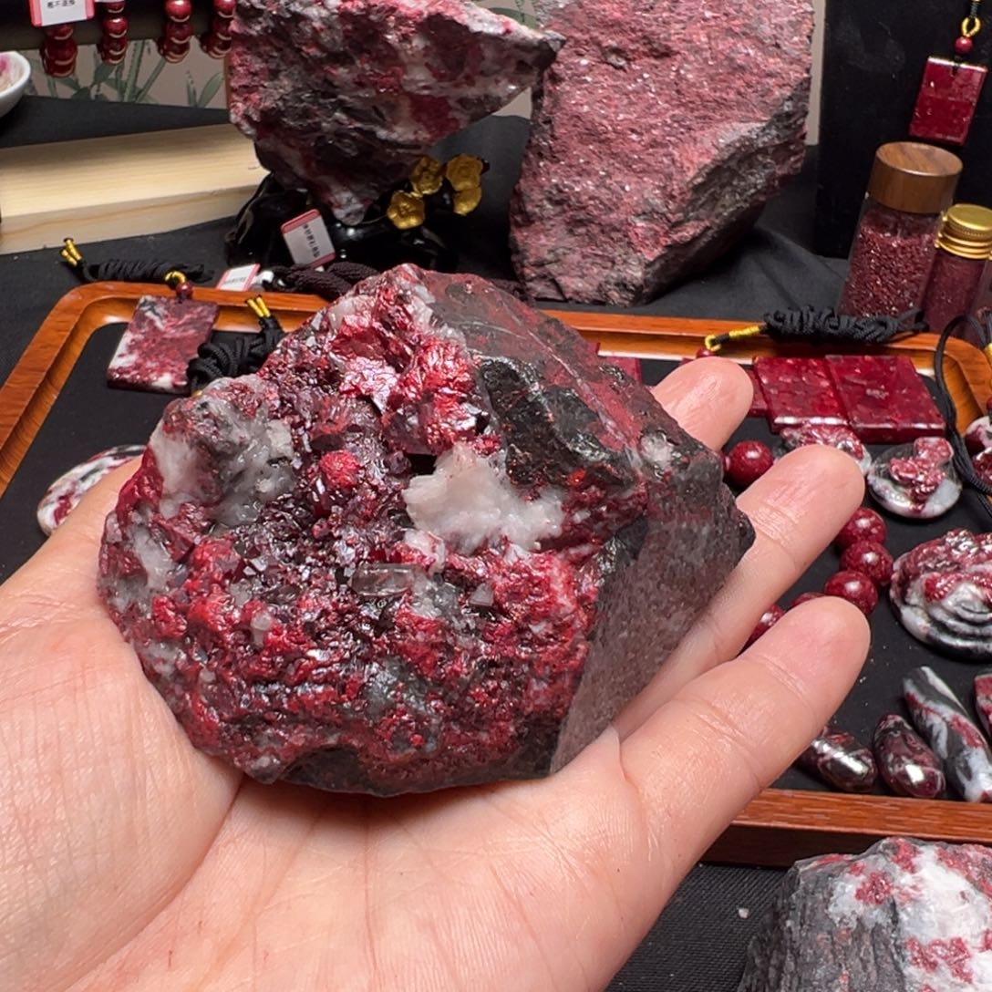 逗***视天然辰砂天然朱砂原石毛料