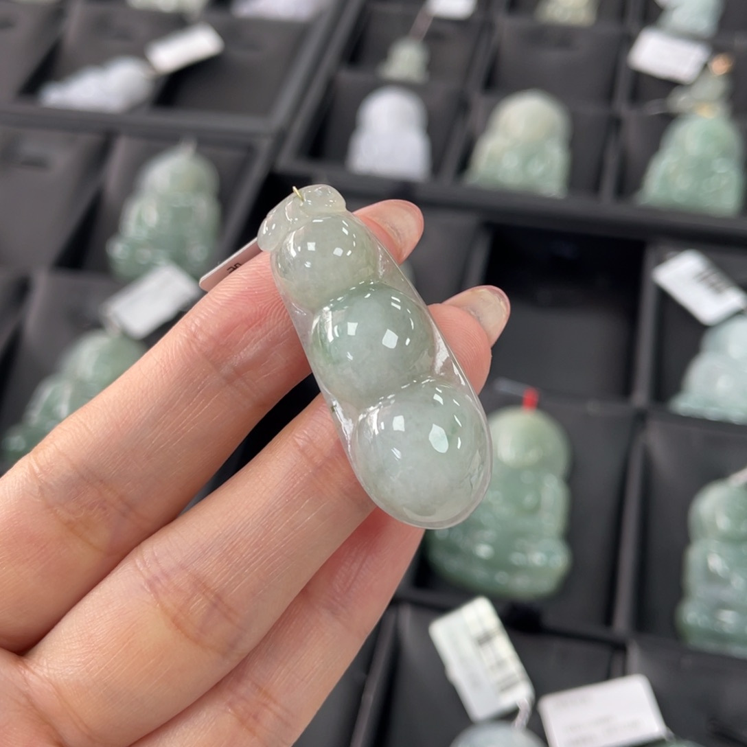 翡翠颈饰未镶嵌福豆