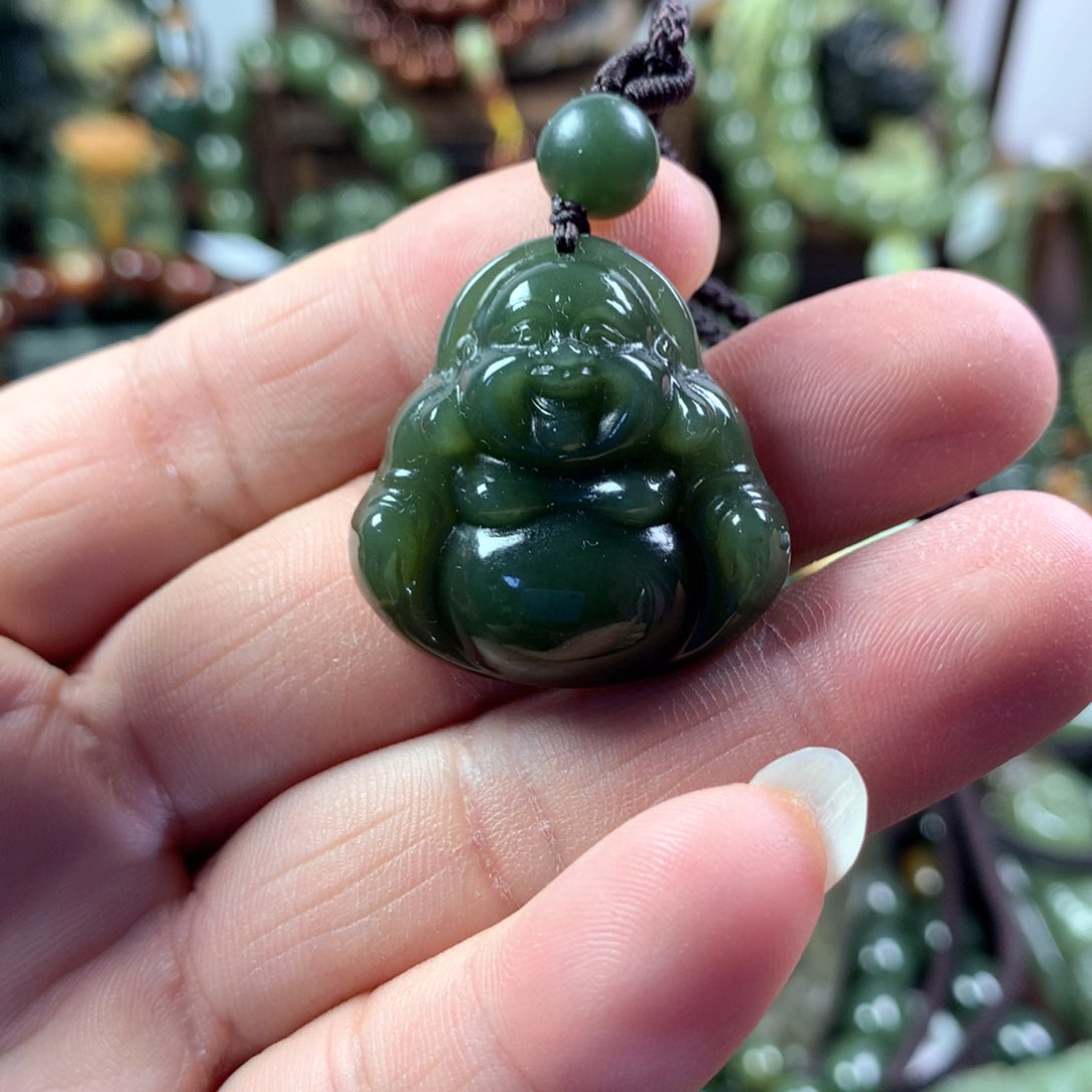 透闪石质玉挂件未镶嵌