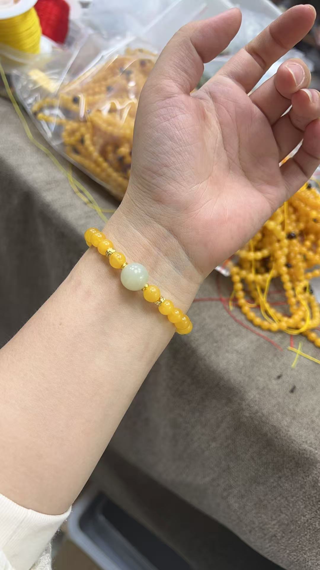 1278单圈【蜜蜡＋和田玉】约7+手串（拍一发一.多样性发货）
