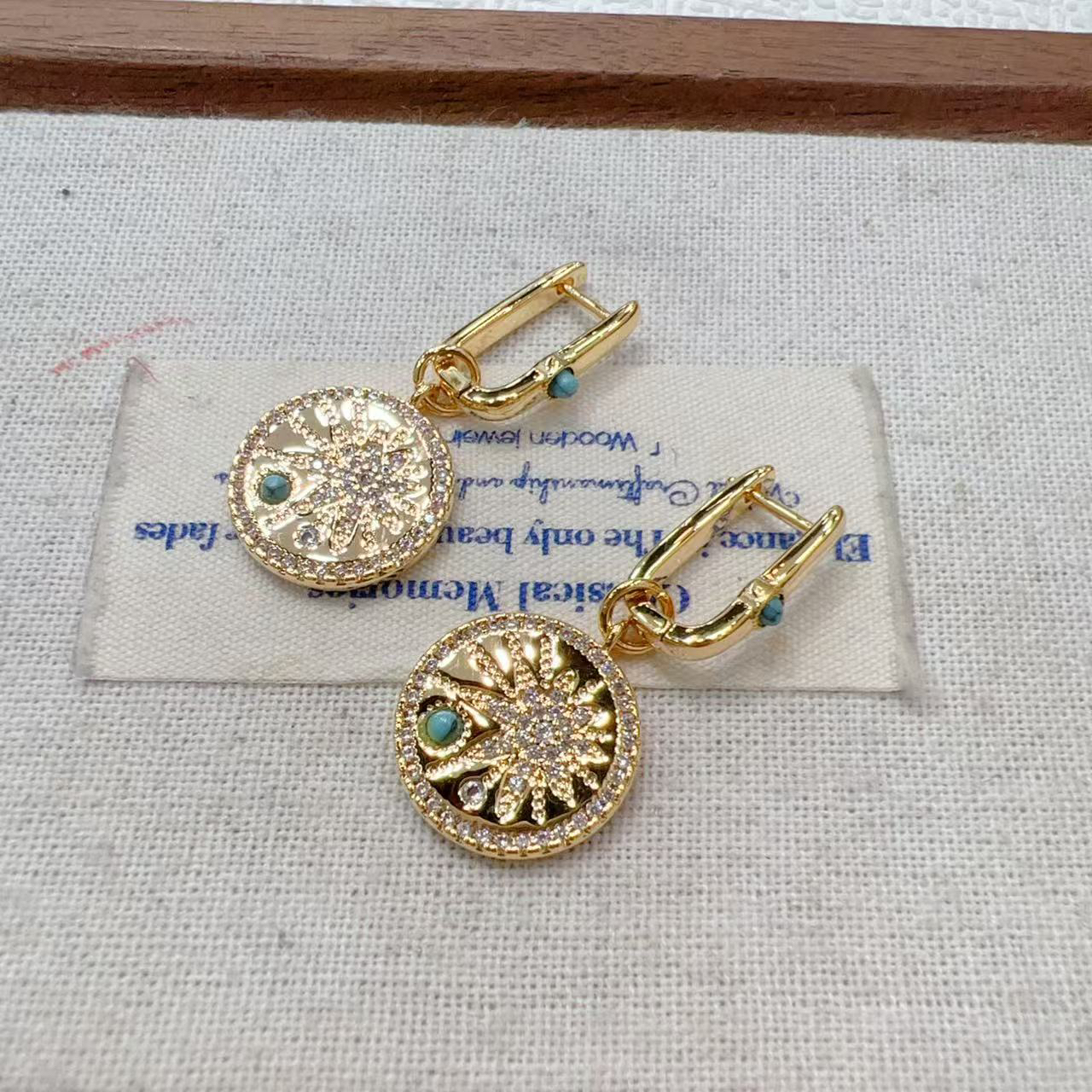 合金耳饰 时尚轻奢首饰复古简约耳饰