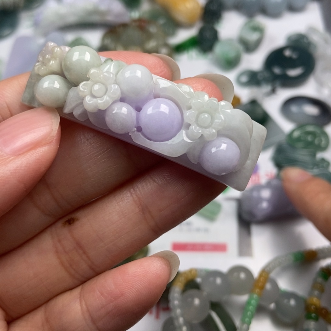 翡翠未镶嵌颈饰翡翠