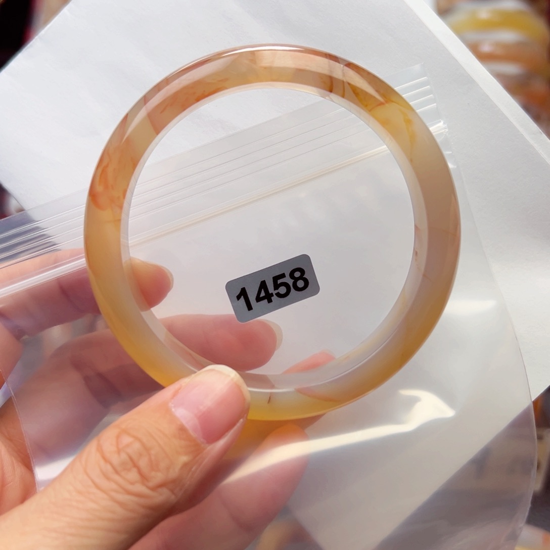 玛瑙/玉髓手镯未镶嵌刀***?