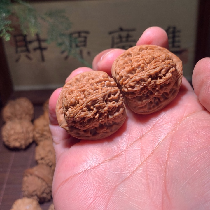 琉***鑫南疆石35全品麻核桃