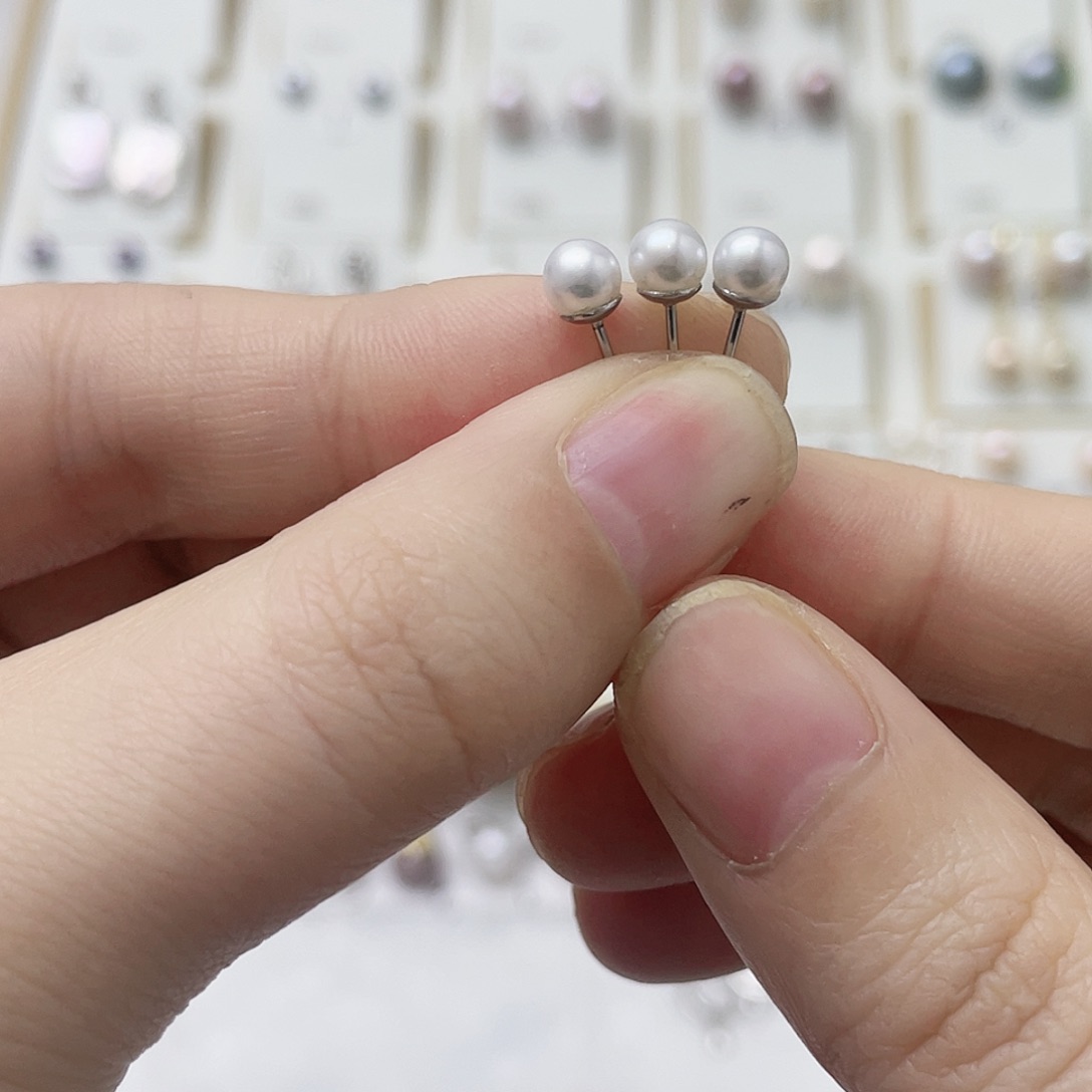 L***a银S925镶嵌耳饰淡水珍珠