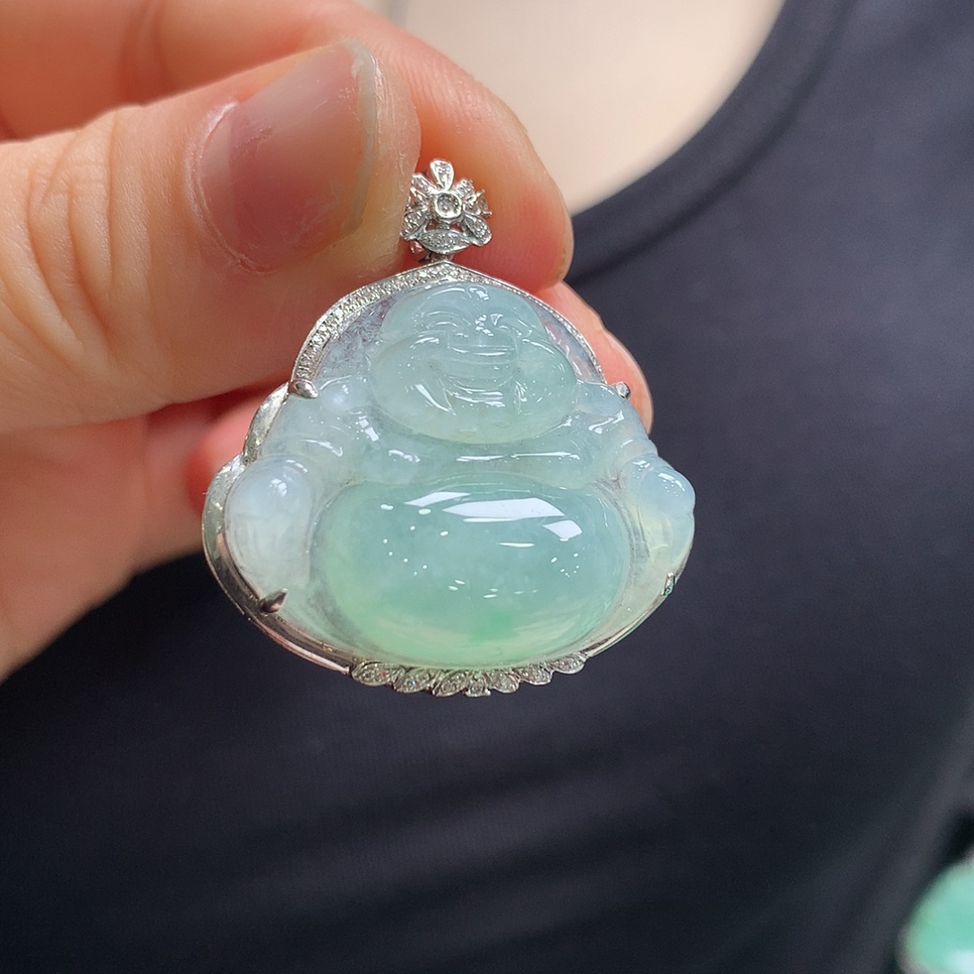 翡翠18K金镶嵌颈饰佛公