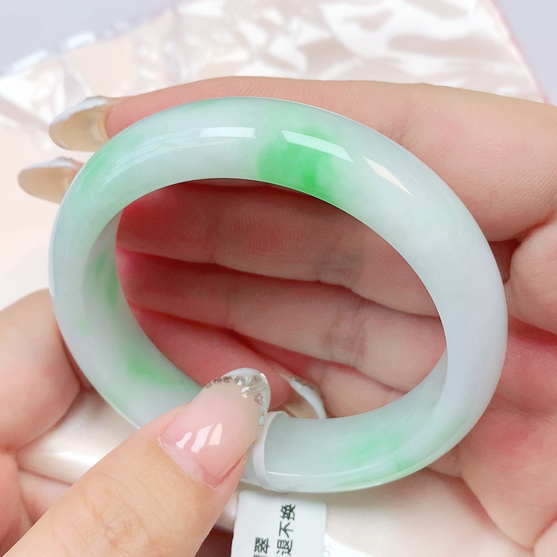 翡翠手镯未镶嵌抖音990