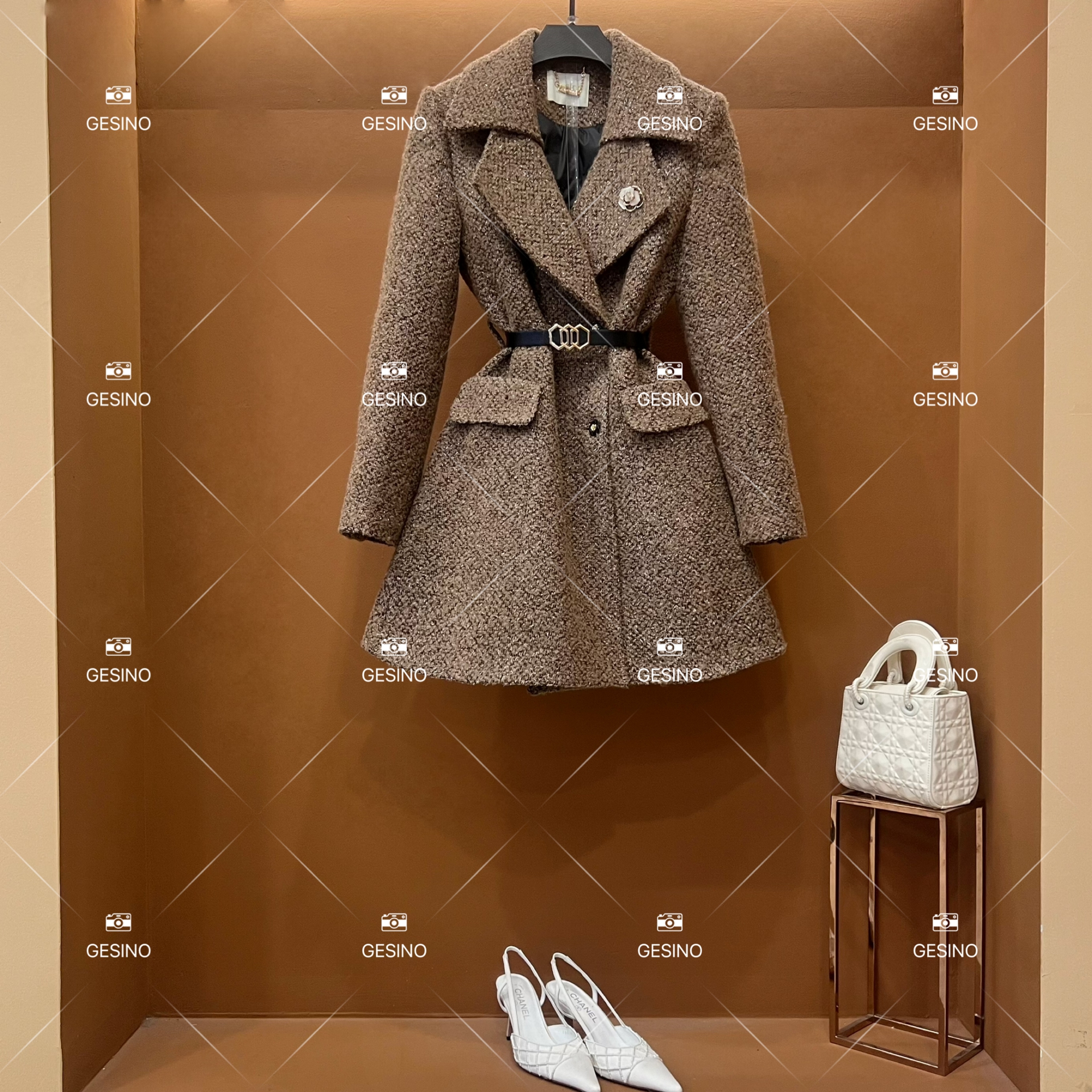 【悠悠】秋冬气质小香风时尚设计师中长款外套 QD-2025259