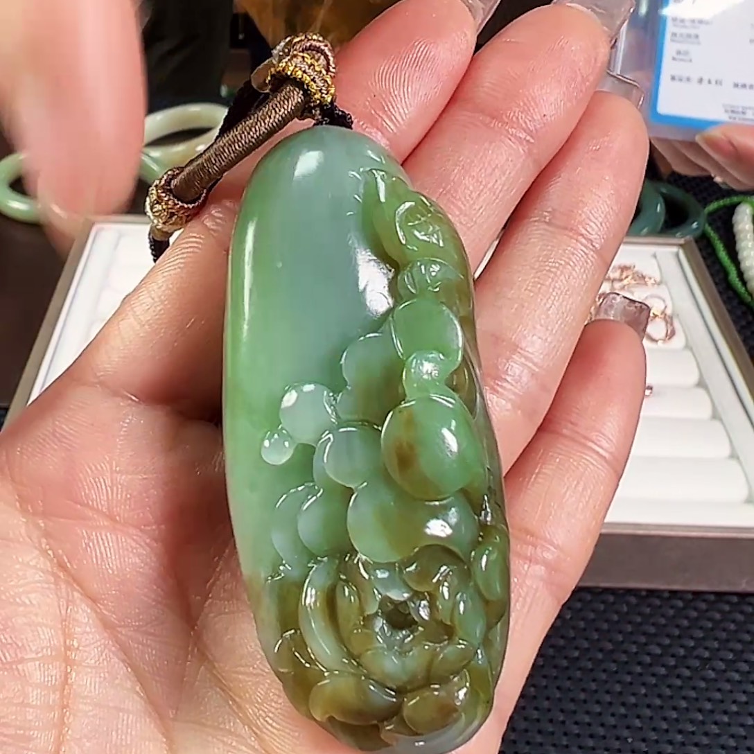 和田玉（碧玉）未镶嵌颈饰