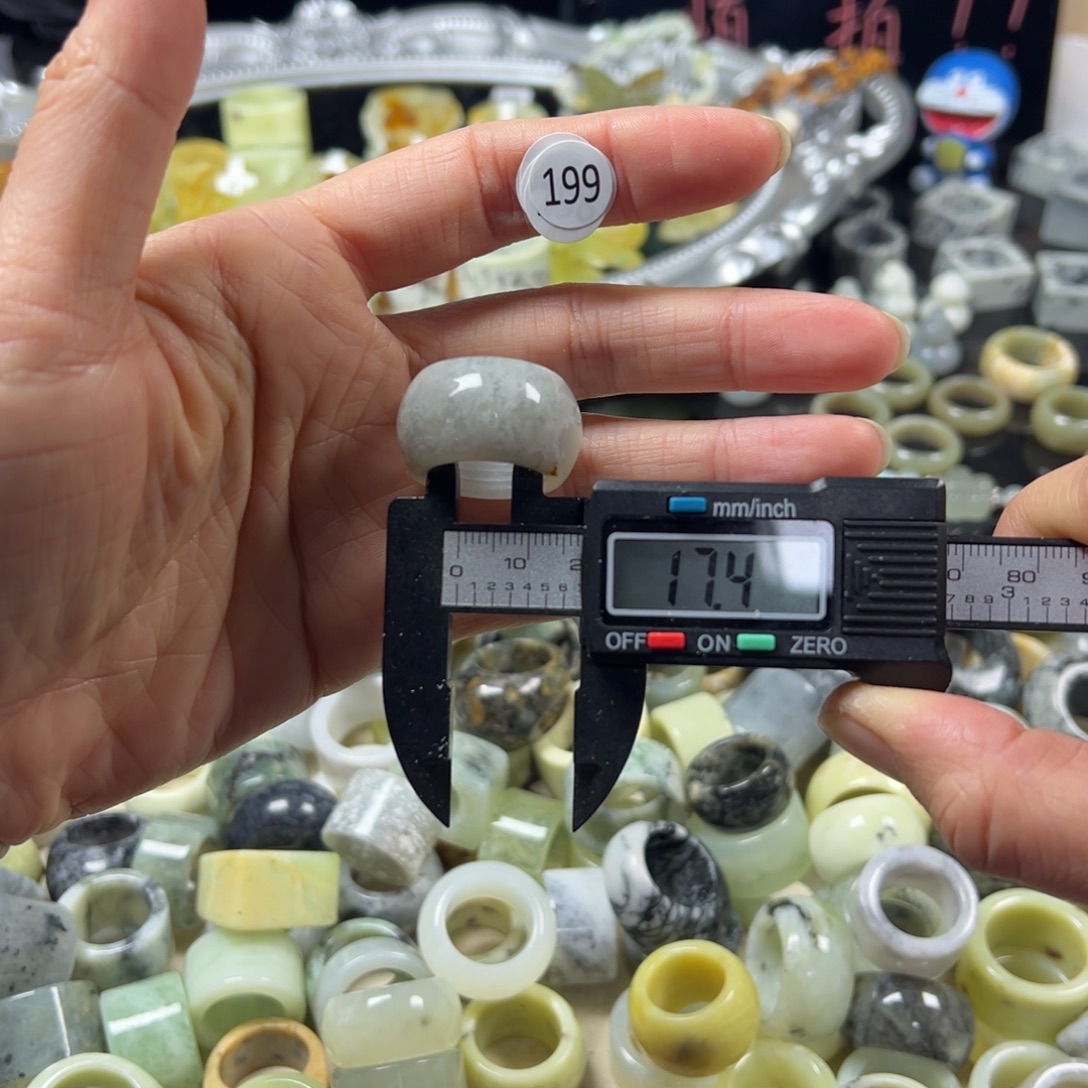 蛇纹石玉未镶嵌戒指