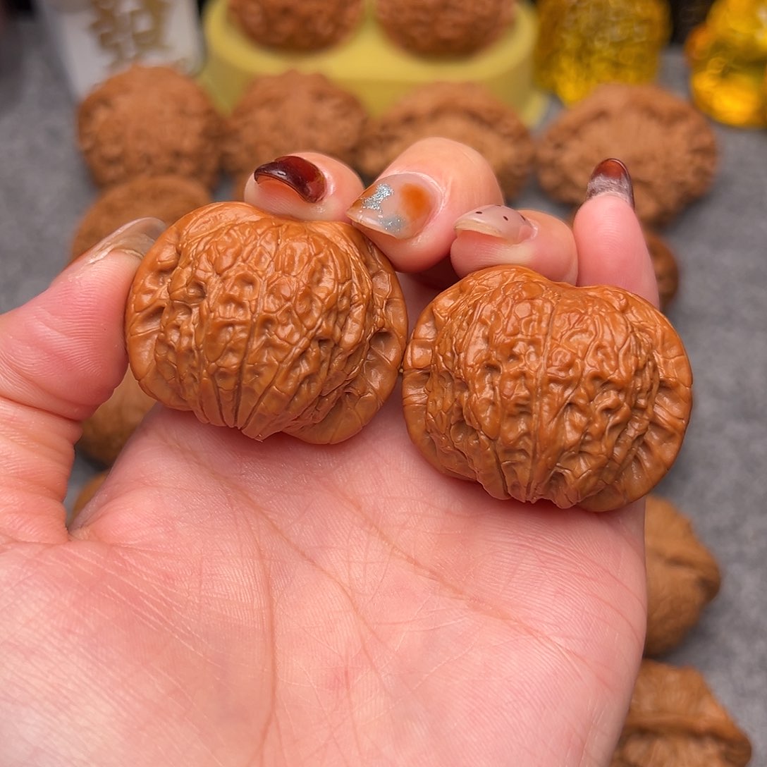 把件文玩核桃毕业精品精配血麒麟38尺寸