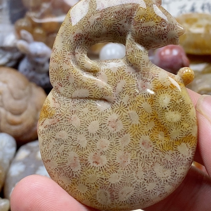 石英质玉颈饰未镶嵌