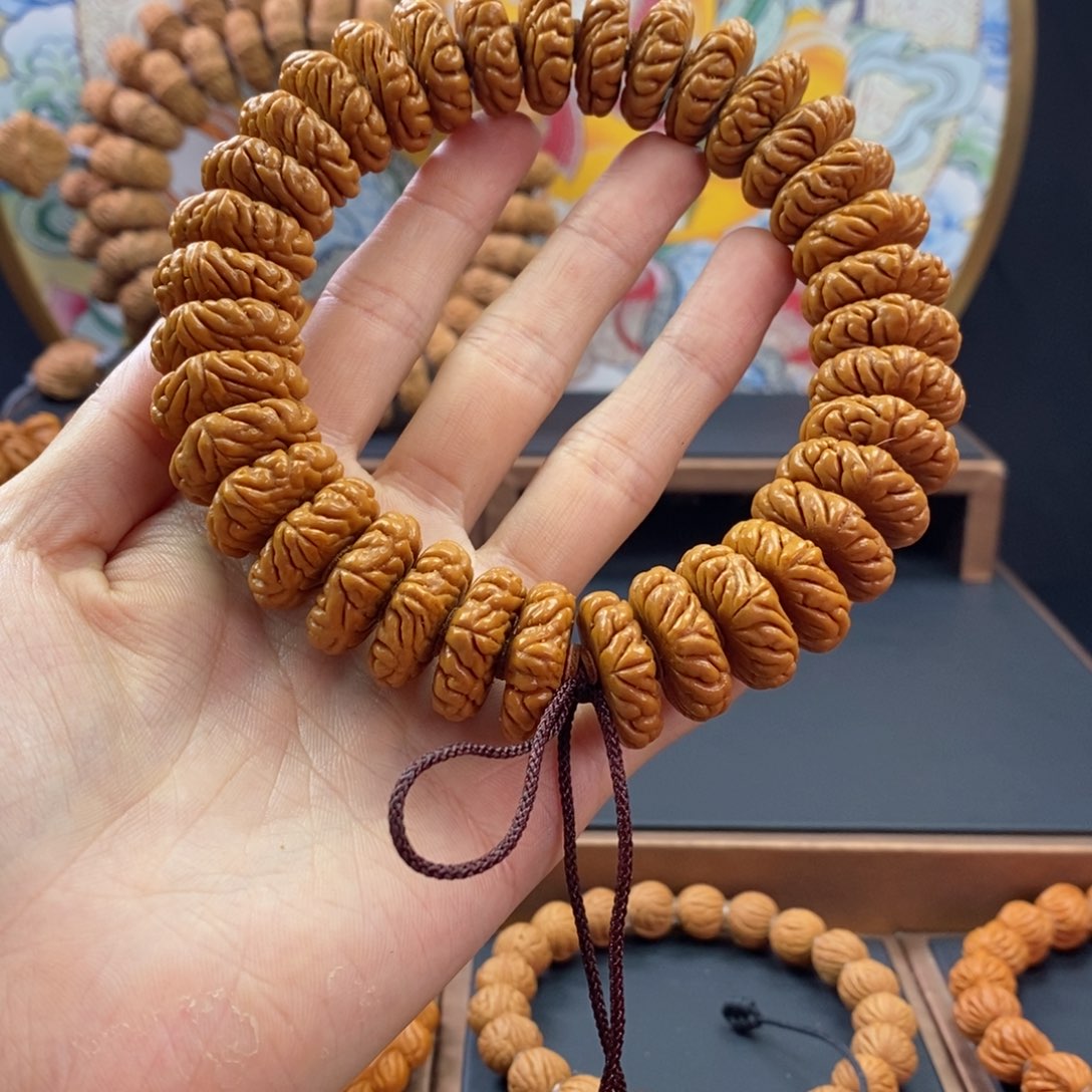 桃核手串设*龙纹桃核祥云